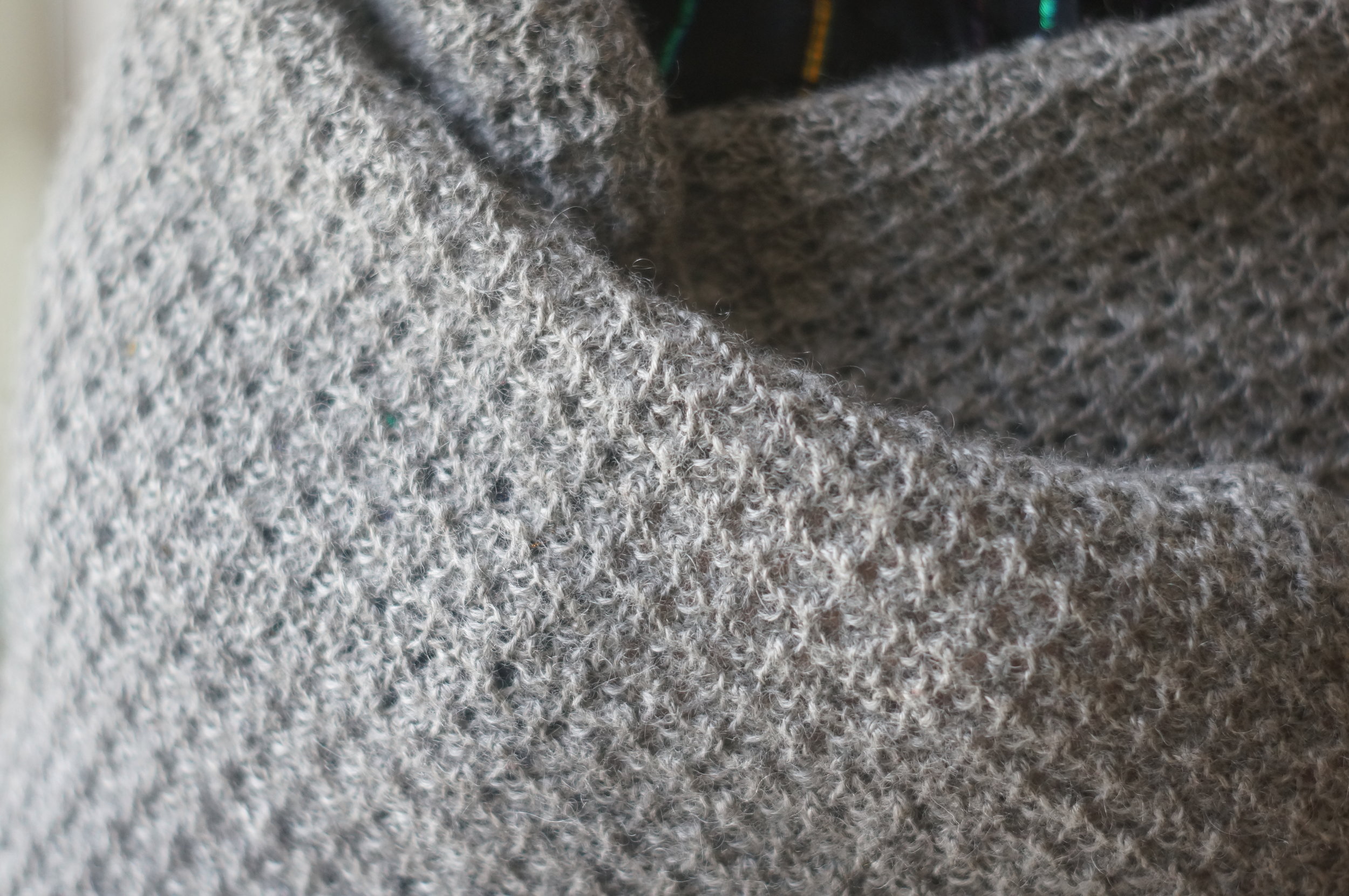  Si vous voulez faire comme moi, sur le stand de The Little Grey Sheep, il vous faudra 4 écheveaux de Gotland DK 