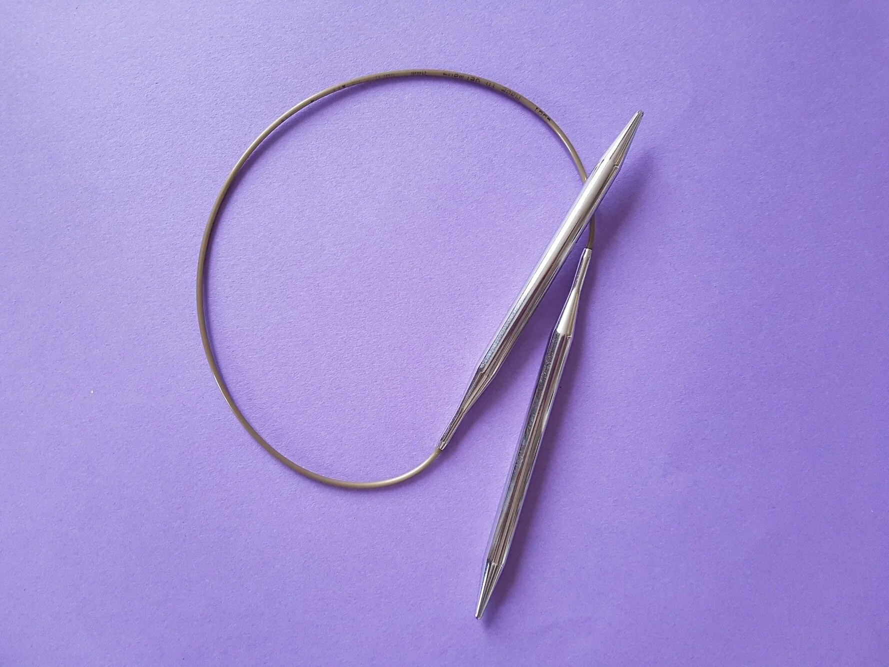  Ici une paire dâaiguilles Addi, qui est pas mal.  