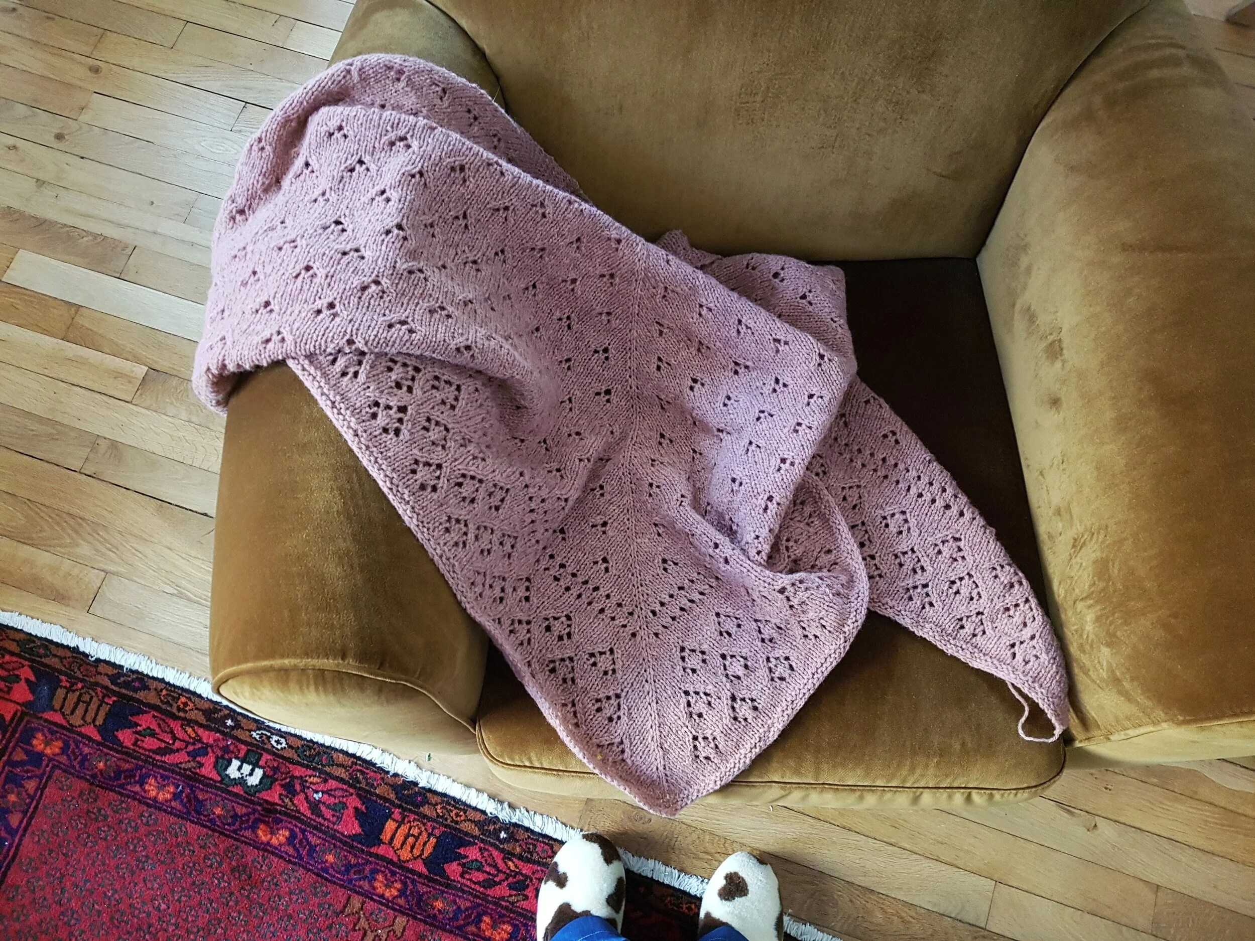  Comme vous pouvez le voir je n’ai pas encore rentré les fils… 