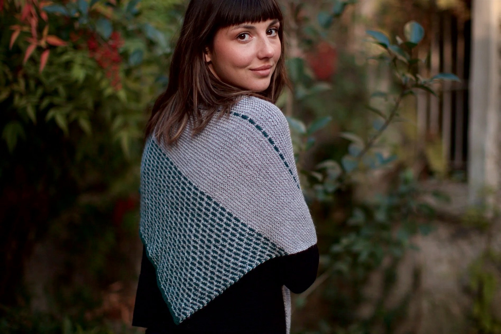  Le châle Kétane de Bérengère qui se tricote par le côté avec un fil alpaga et soie 