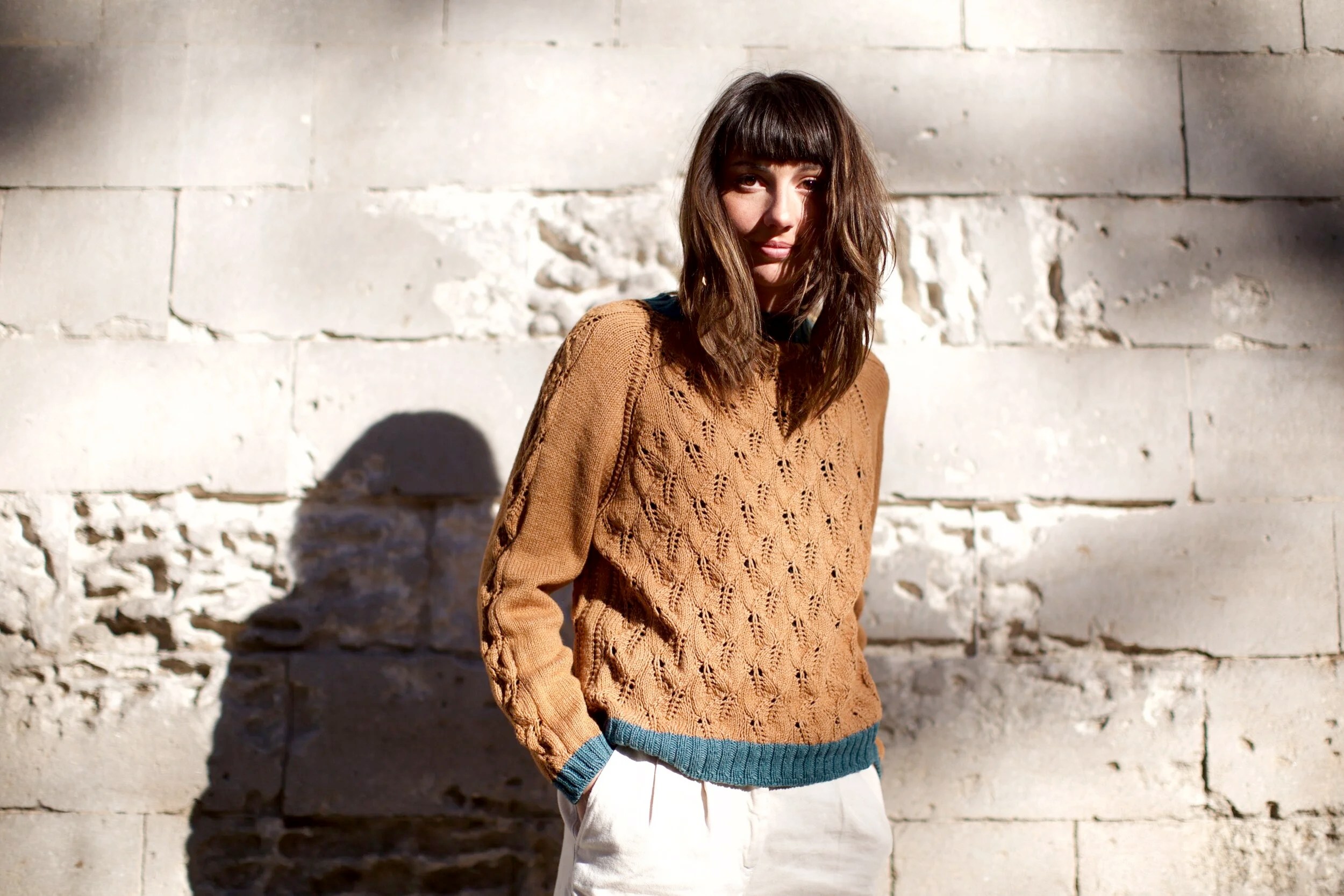  Le Crocosmia d’Emma, avec son point dentelle ajouré tricoté avec un fil laine et coton  