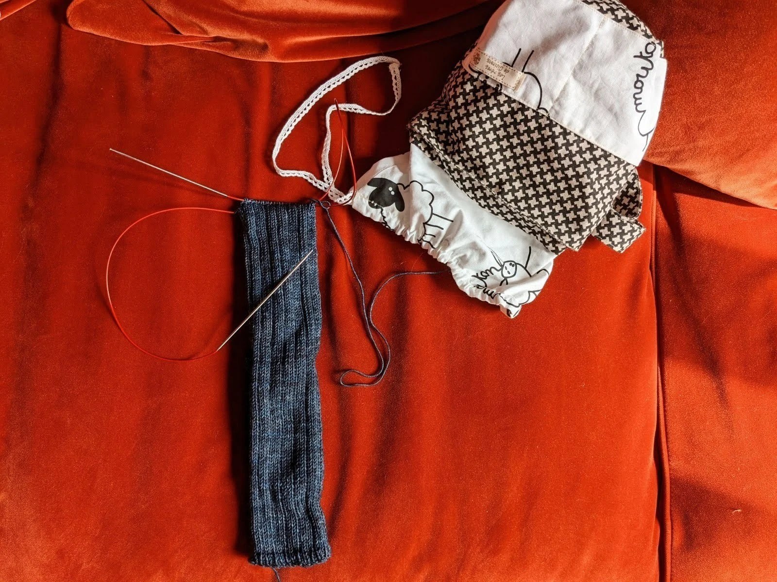  Un fil Riverside Studio superbe mais qui fait les doigts bleus ! 