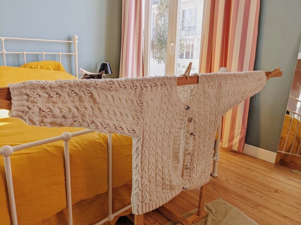 Cardigan, châle, pull et initiatives autour du&nbsp;tricot