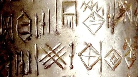 Un peu d&rsquo;histoire, du polar et de la&nbsp;couture